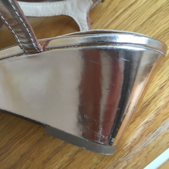 Kate Spade Rose Gold Studded Bow Wedge Sandals Size 8 - Picture 10 of 13